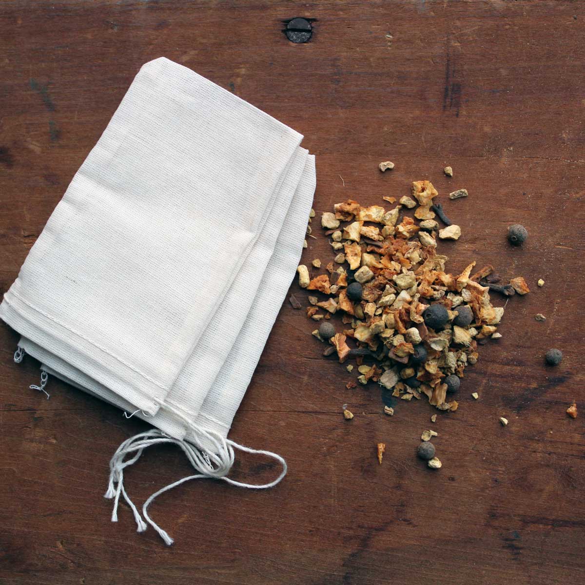 J-1508wassail-wine-spices-accessories.jpg