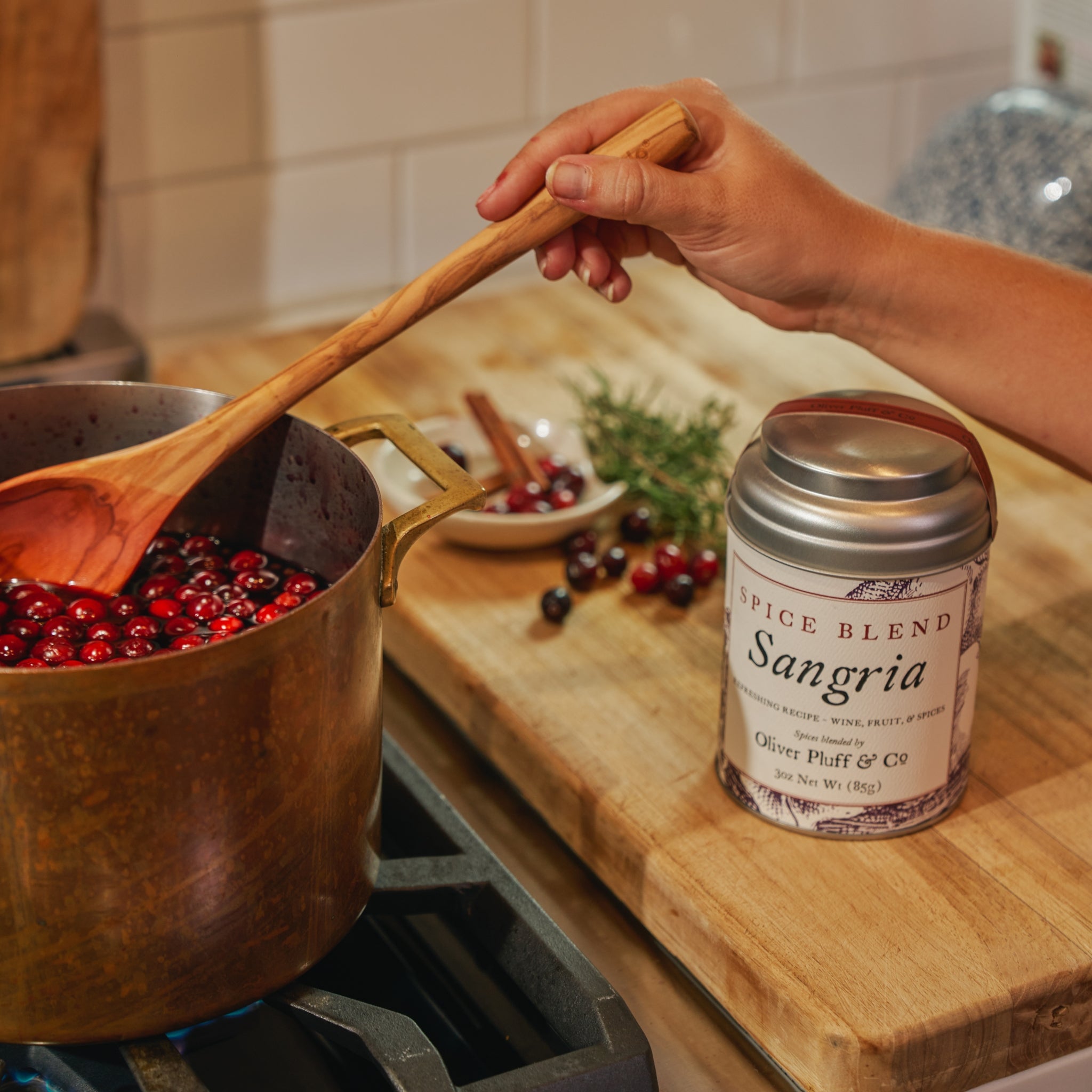 sangria-lifestyle-tin.jpg